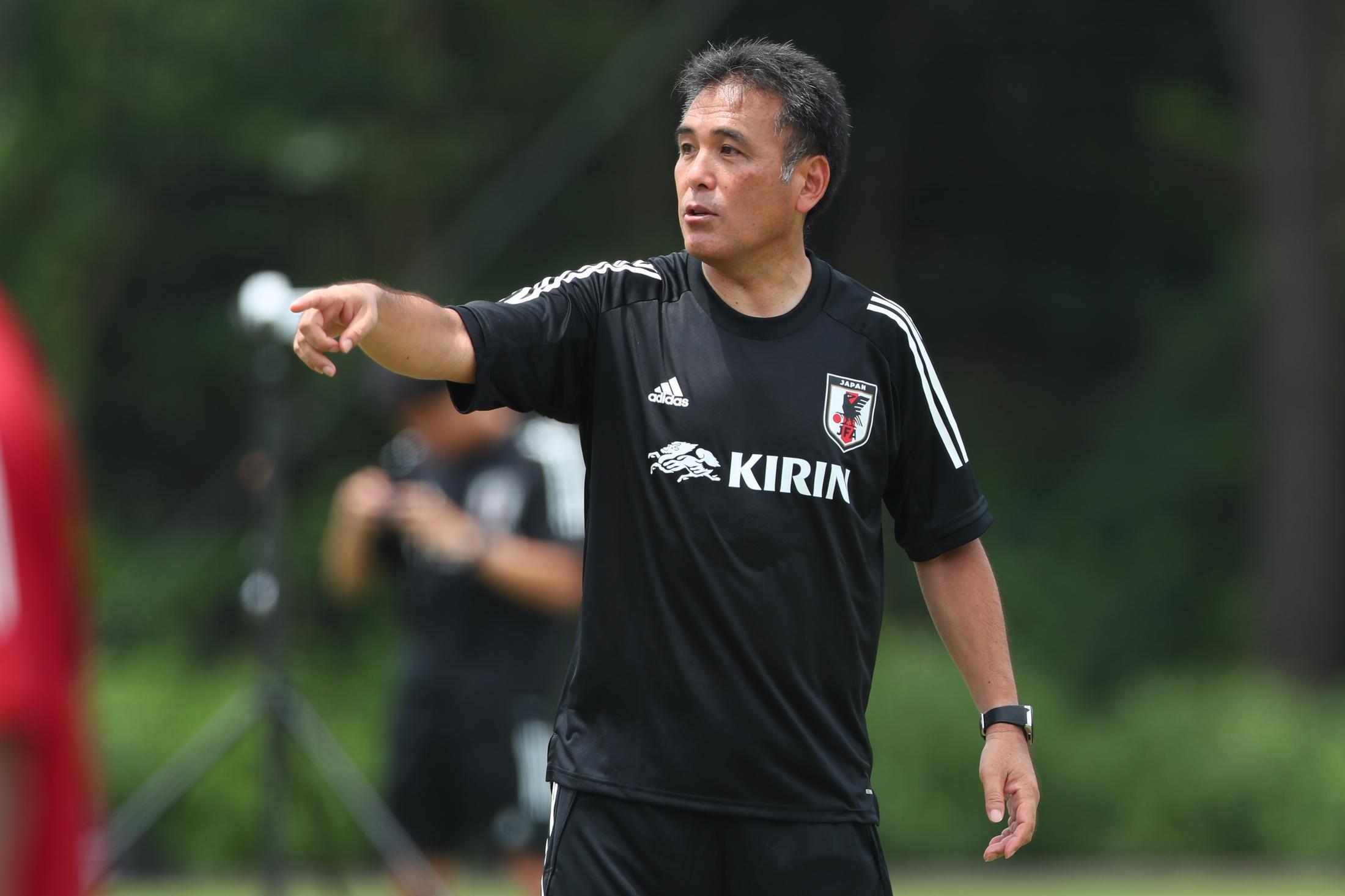 ⚽️震惊！足协主席怒了：日足坛大佬机场看禁片被炒！