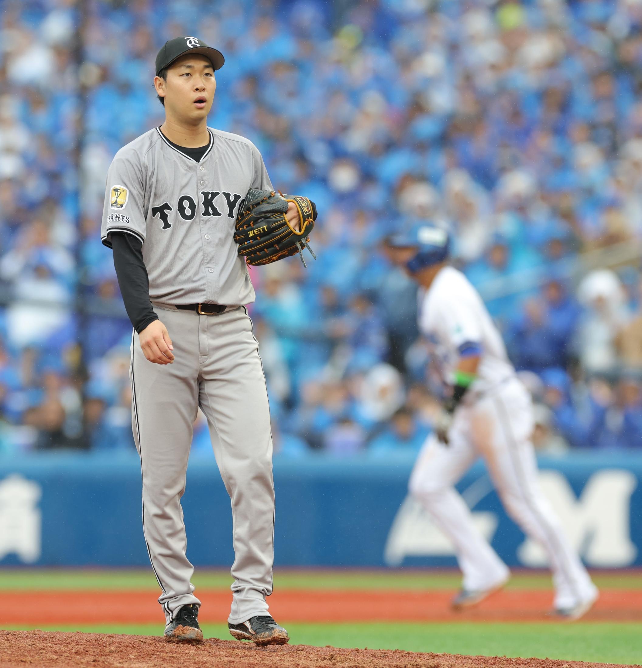 😱裁判太荒唐！巨人教练质疑：这球真有“步”？