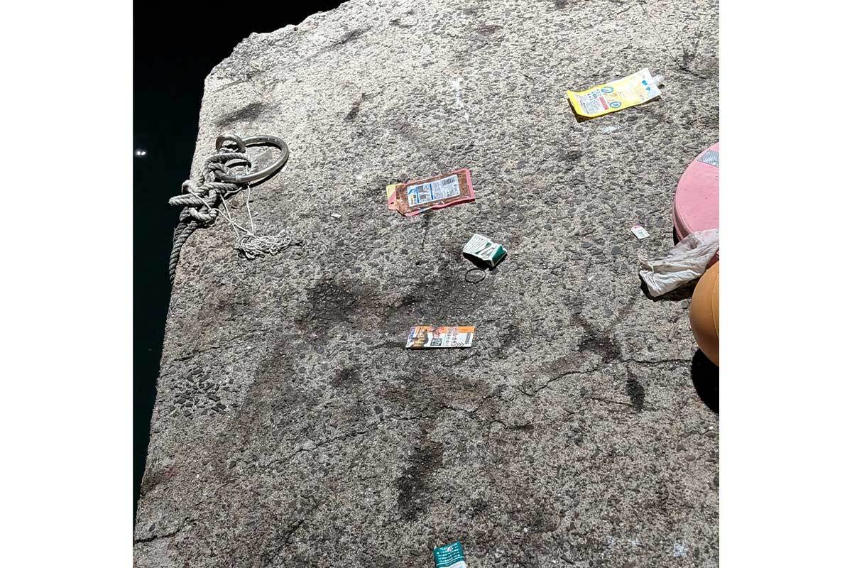 🎣怒了！垃圾遍地，她默默捡…钓位要没啦！