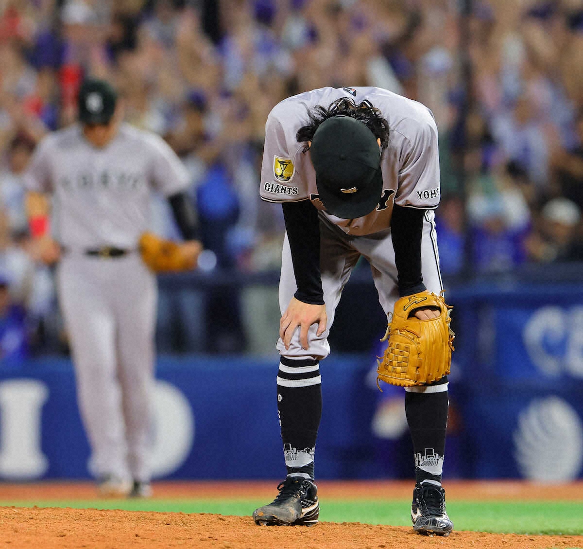 💥巨人：开局梦幻，瞬间崩盘！CS一轮游，太惨了！