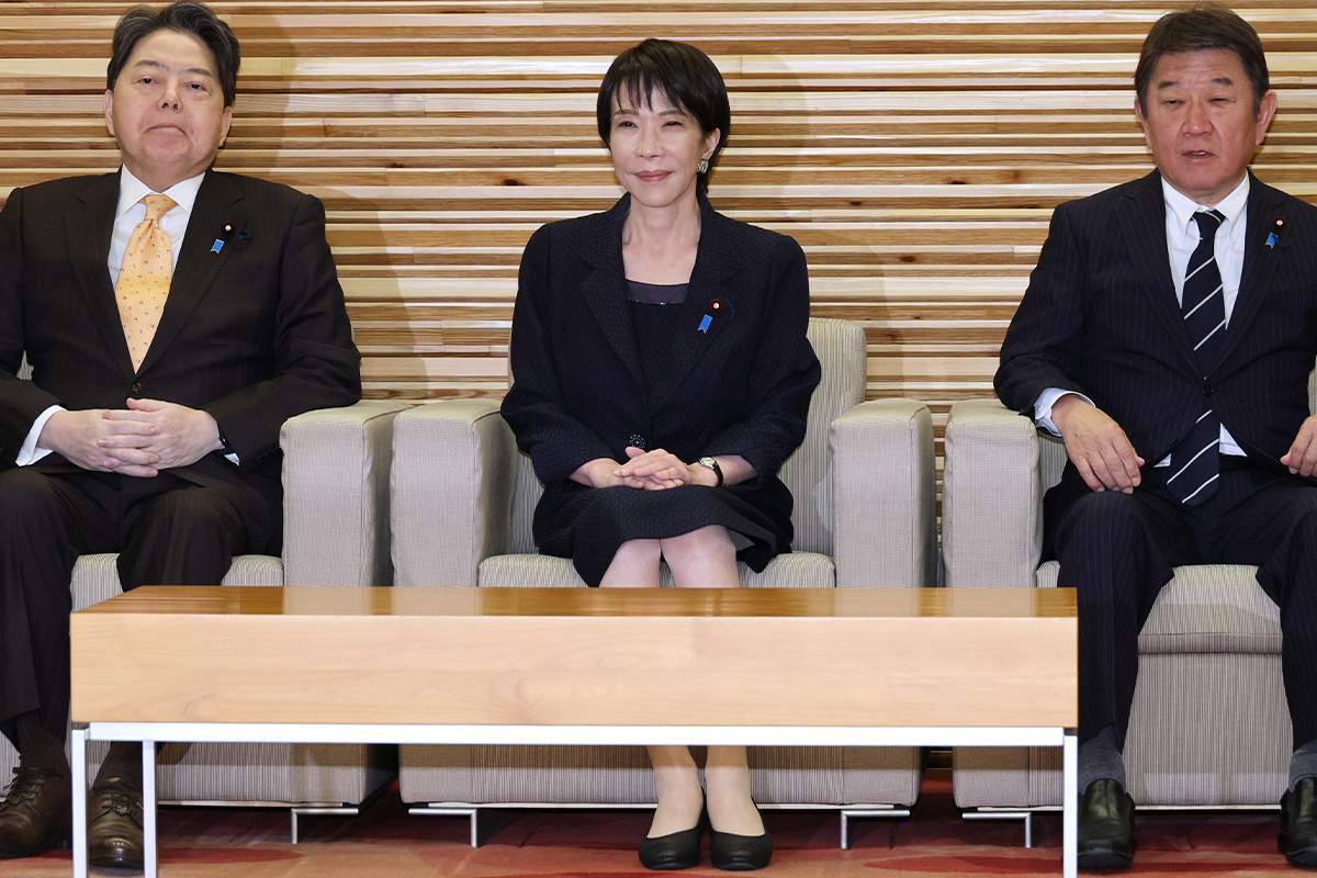 💥她笑不笑,比政策重要? 名记观点引暴怒!