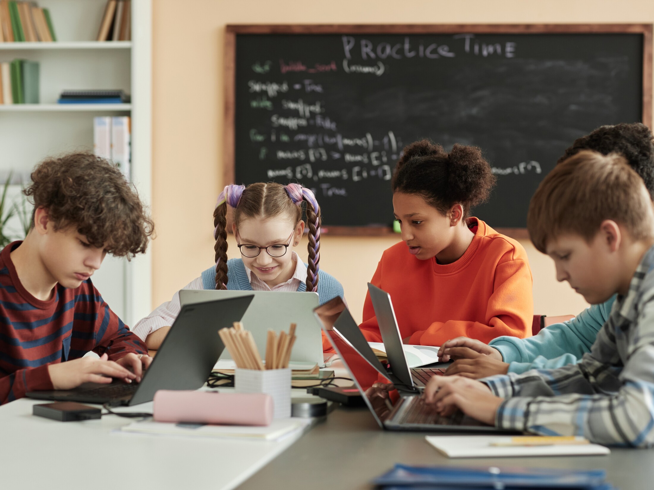 💡东京学校：AI助教，让学习“上头”！