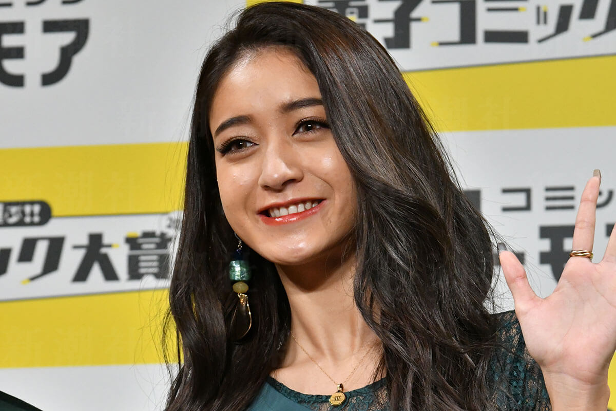 💥大叔摔倒梗玩腻了？网红一句话就翻车，为啥？