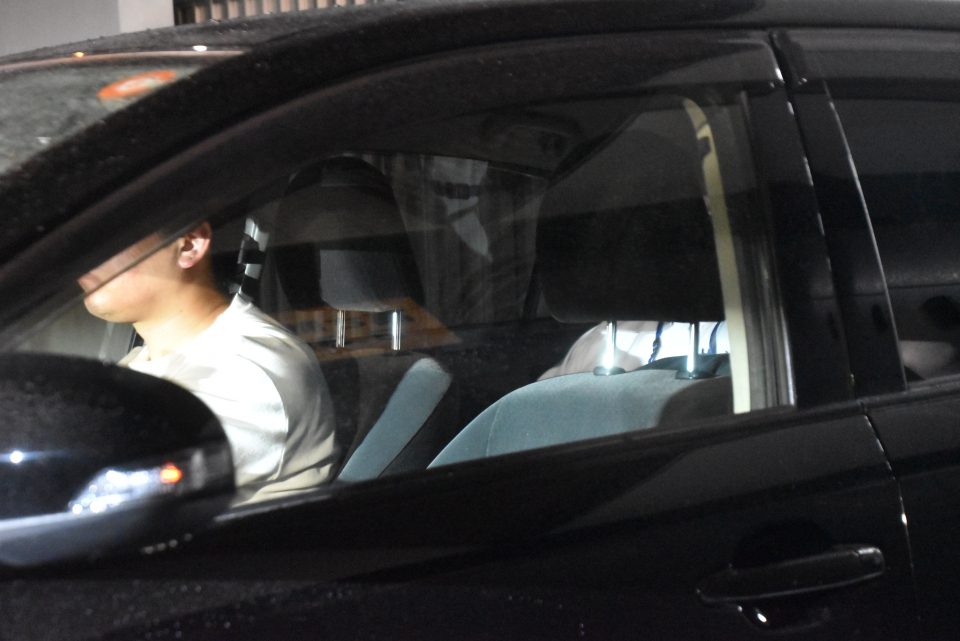 🚨罪犯低头！面子全无！