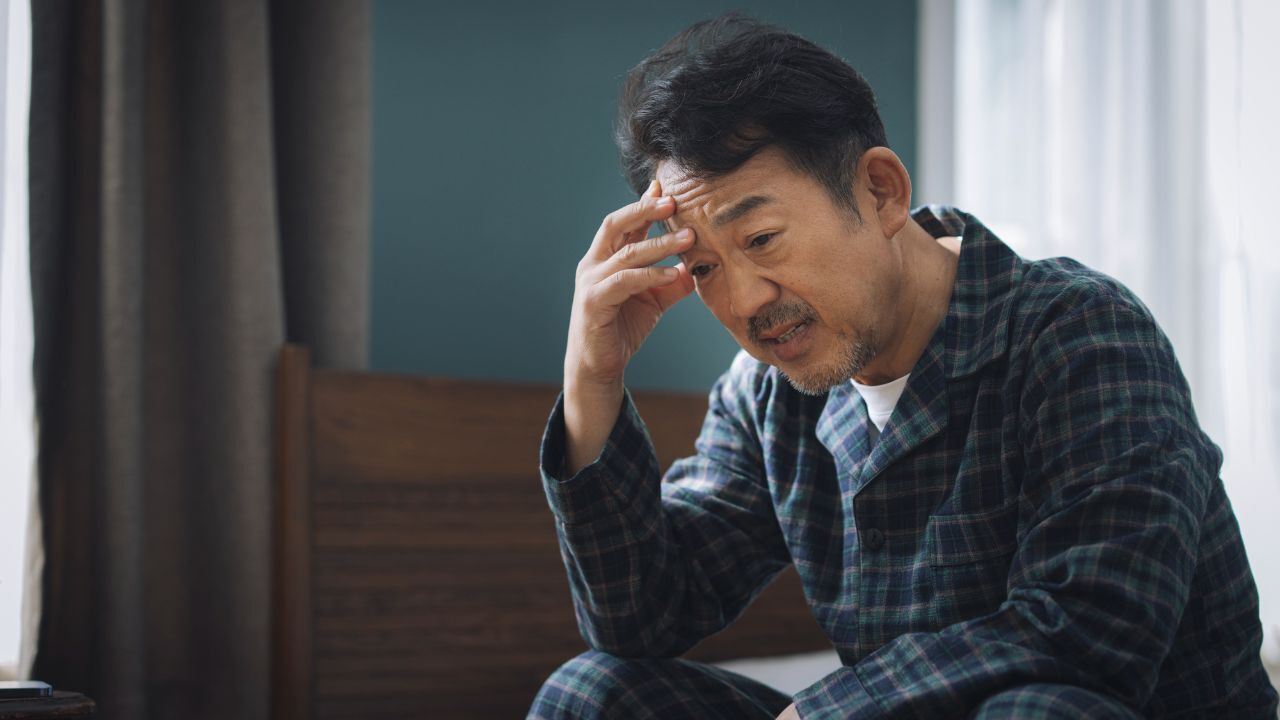 😭 65岁老头，月20万养老金，却…三重打击，破产预警！