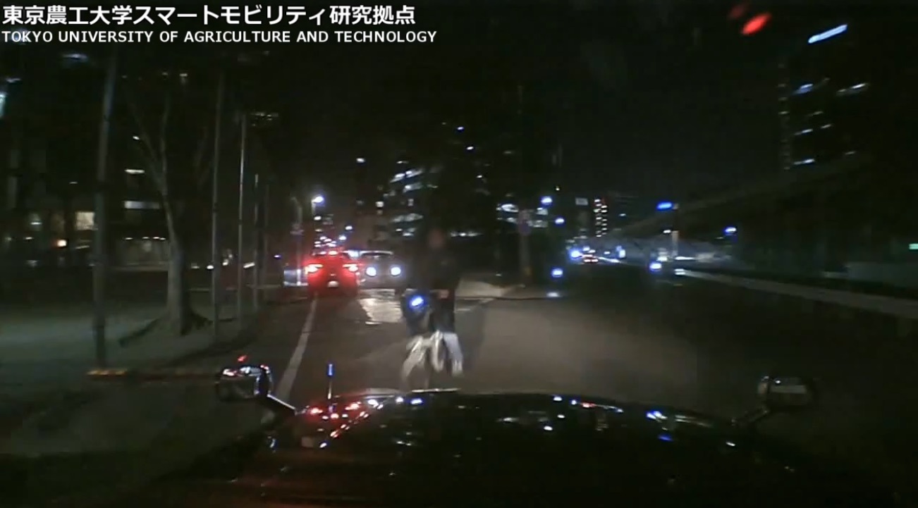 ⚠️左转猛撞!逆行自行车,事故瞬间曝光!