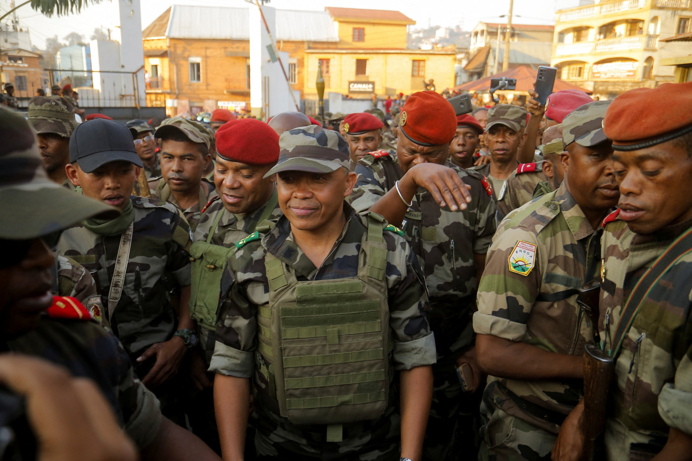 🚨马达加斯加政变！总统下台，局势动荡！