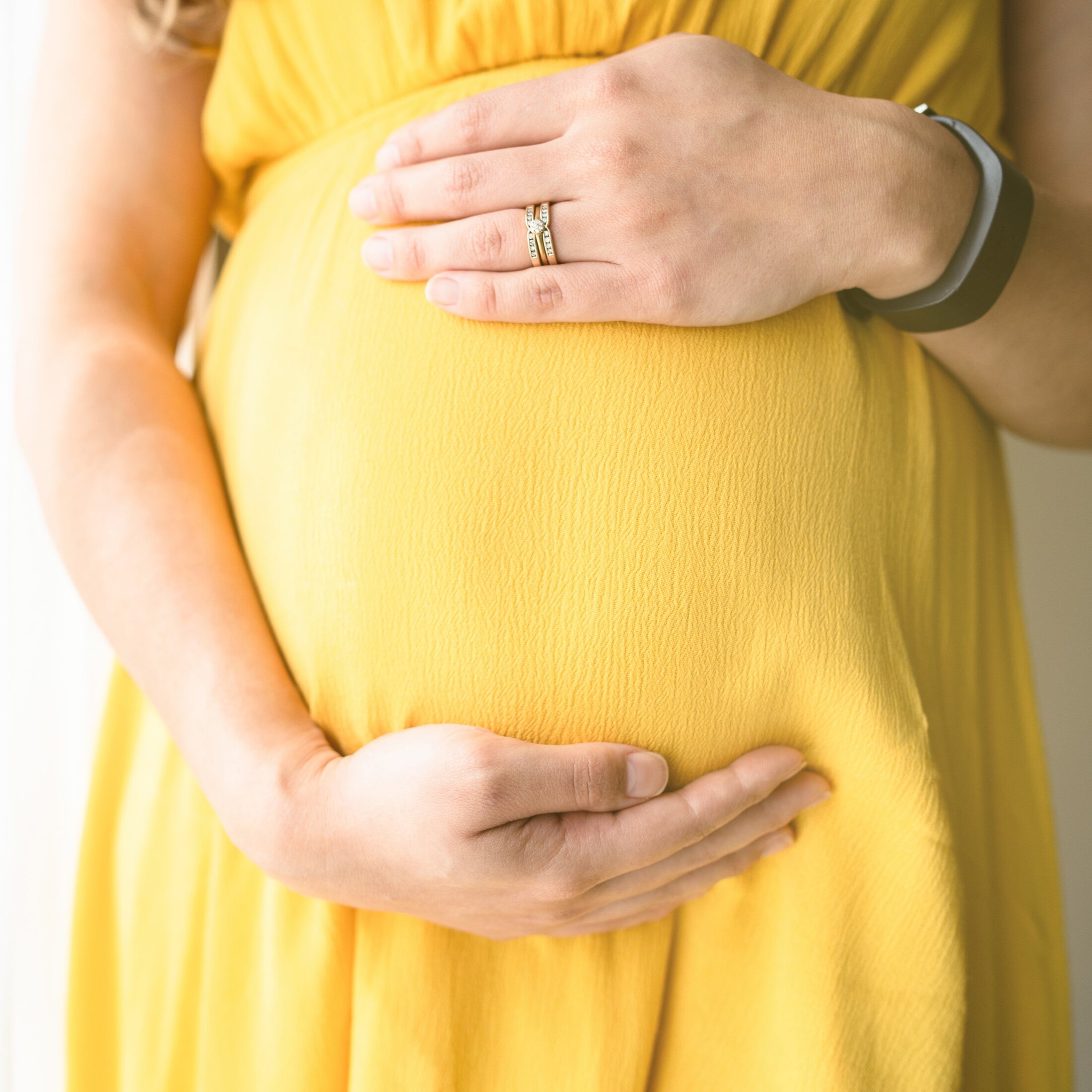 🤱44岁妈妈的崩溃式喂奶：比娃的同学还尴尬！