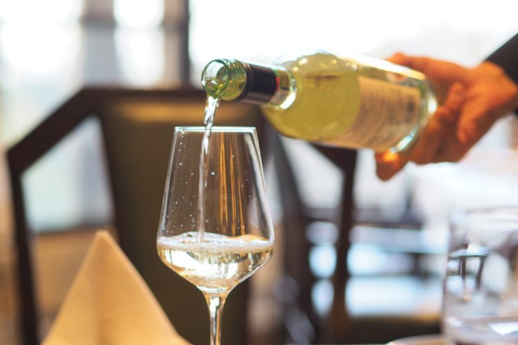 🥺顾客“多要点好处”，员工内心OS：嘴上答应，绝不额外服务！