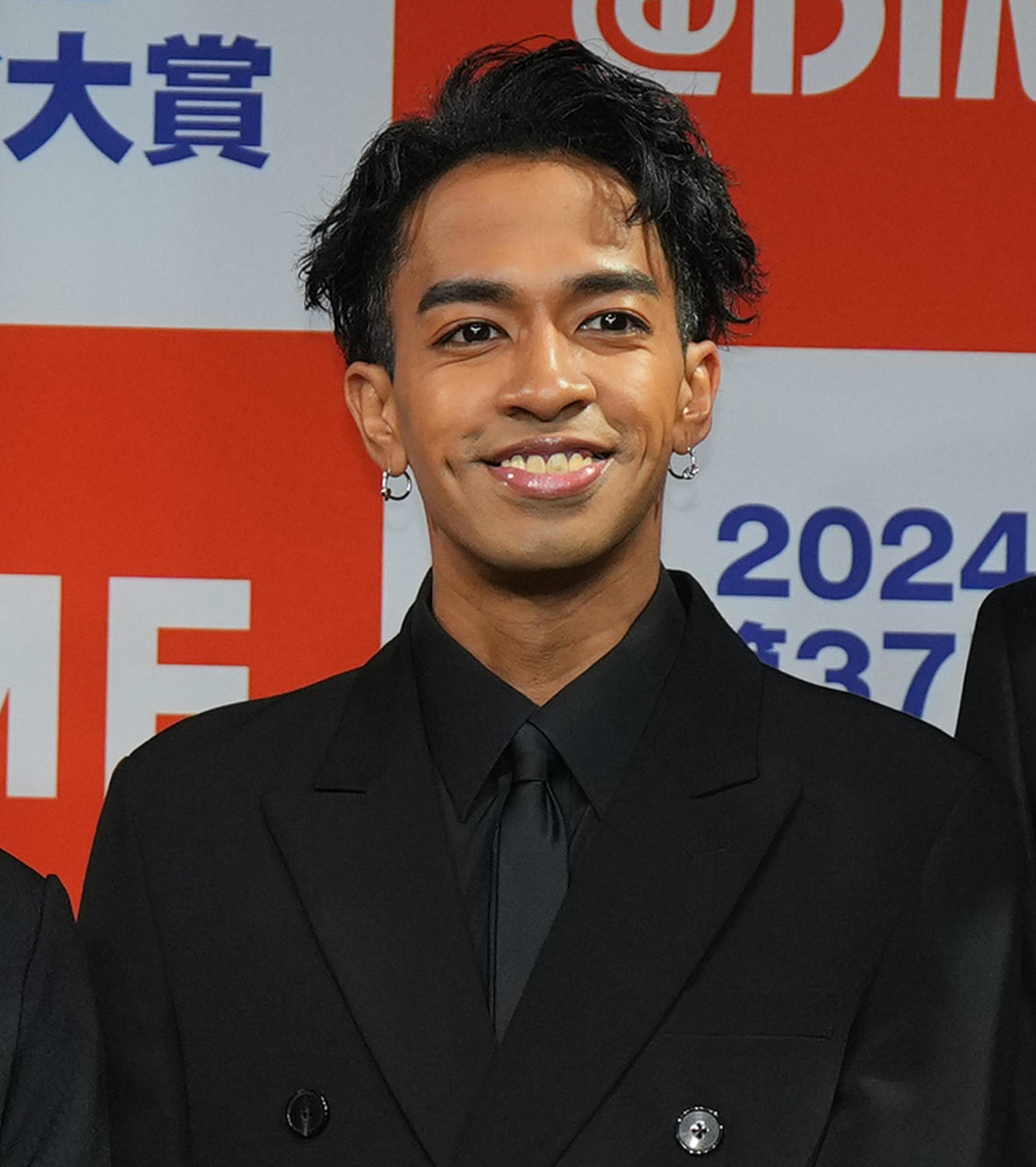 💥偶像塌房!Aぇ!group成员被捕停工,事务所道歉!