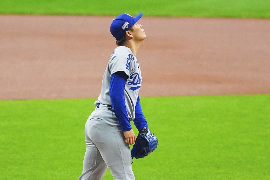 💥开局就炸！山本由伸遭打击，愣在投手丘！