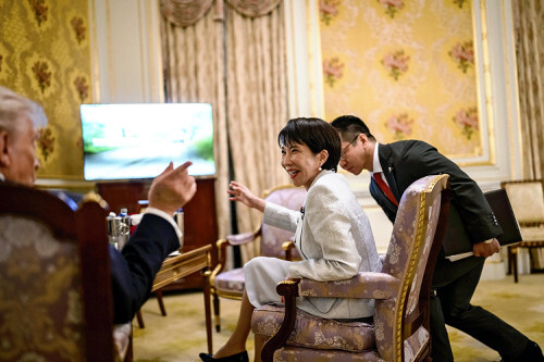 💥惊！市长午餐竟是美国牛排，还戴“日本回来了”帽子？