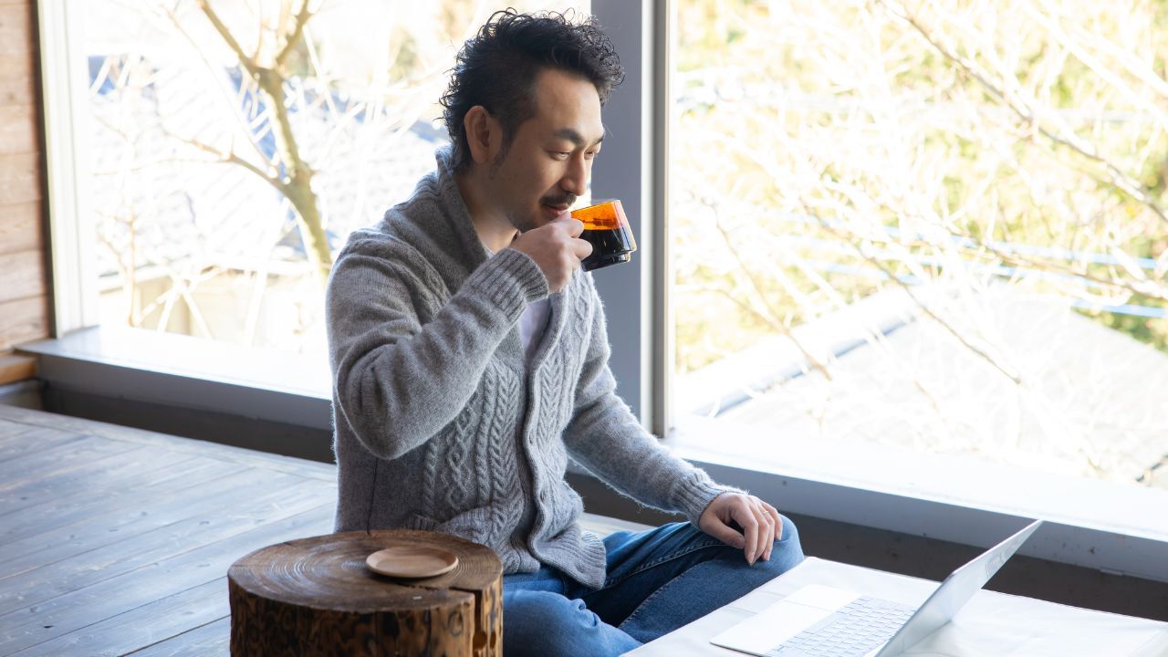 💰早退休翻车！52岁大叔：钱花光了，还是想工作！