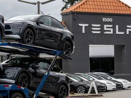 ⚡️特斯拉召回一万多辆！电量突然消失，太吓人了！ 封面