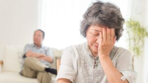 💔 离婚后的70岁，她回了娘家…（平静的告别） 封面