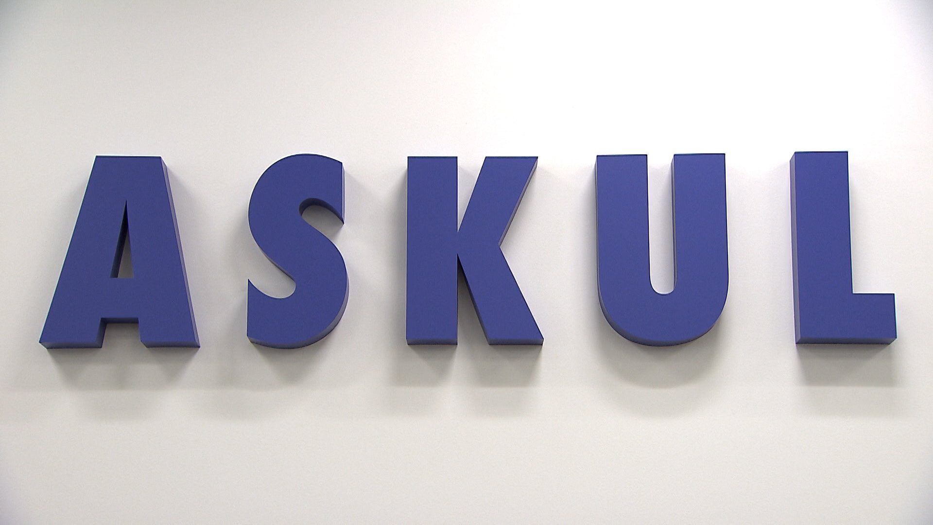 🚨日本大仓崩了！订单全停，啥也买不着！