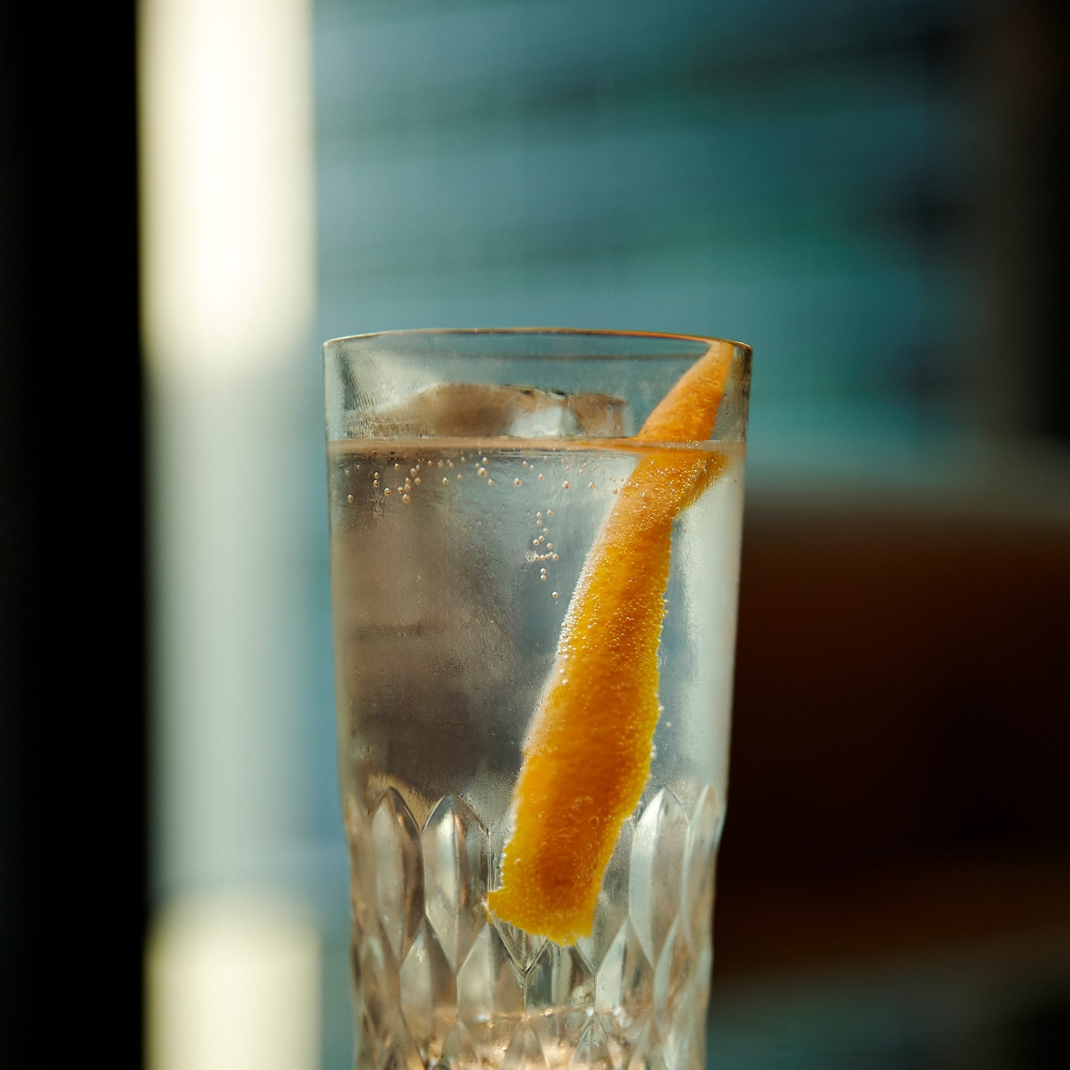 🍸 为什么酒吧第一杯总想来金汤力？