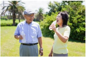 💔 70岁老夫妻：没钱，太难了！早点准备养老金！ 封面