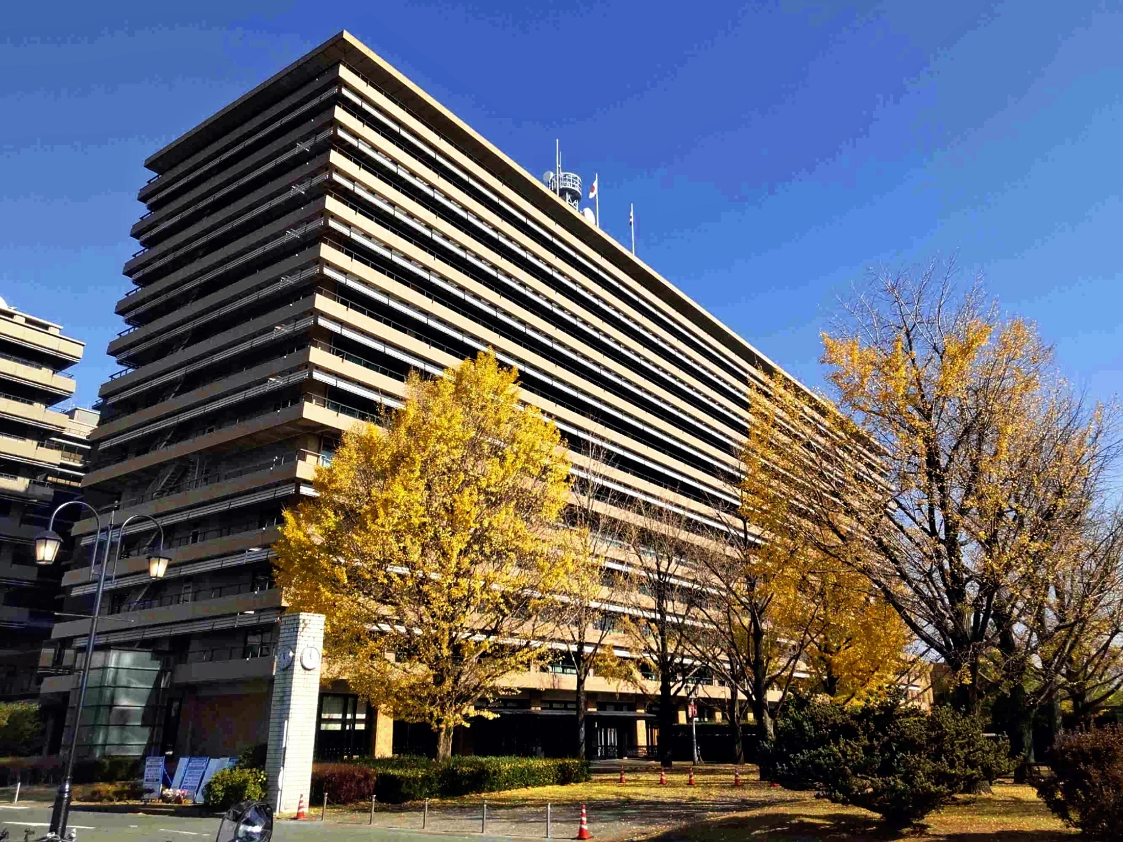 💰熊本公务员：加薪1万3千日元，奖金…才给半个月？！