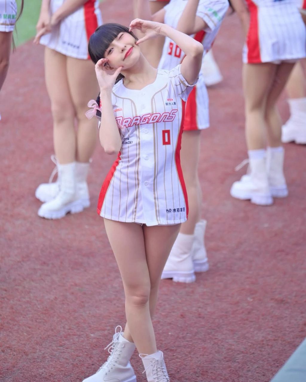 🔥妹子来袭!透视制服,日本街头炸裂!😱
