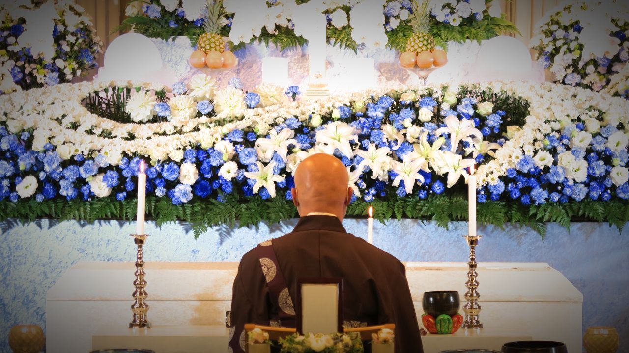 💔82岁老教师的空荡荡葬礼：无人问津的落寞！