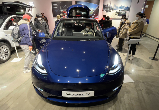 💥特斯拉翻车！13万辆销量后，电池问题引爆争议！