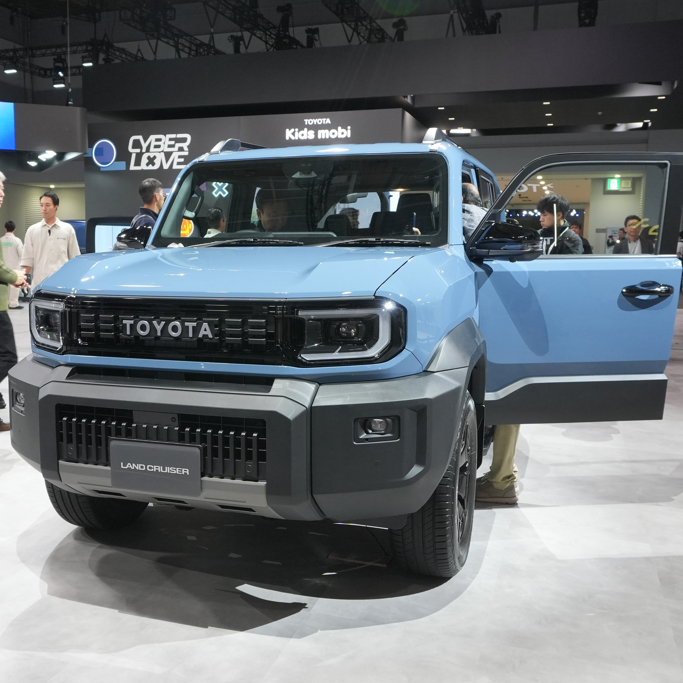 💥陆巡也惊呆了！国产小SUV横扫车展！