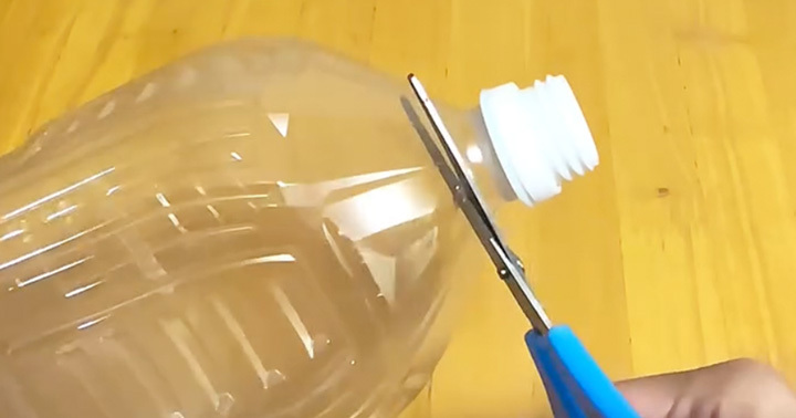 💡妙招！一剪刀，垃圾变轻松！