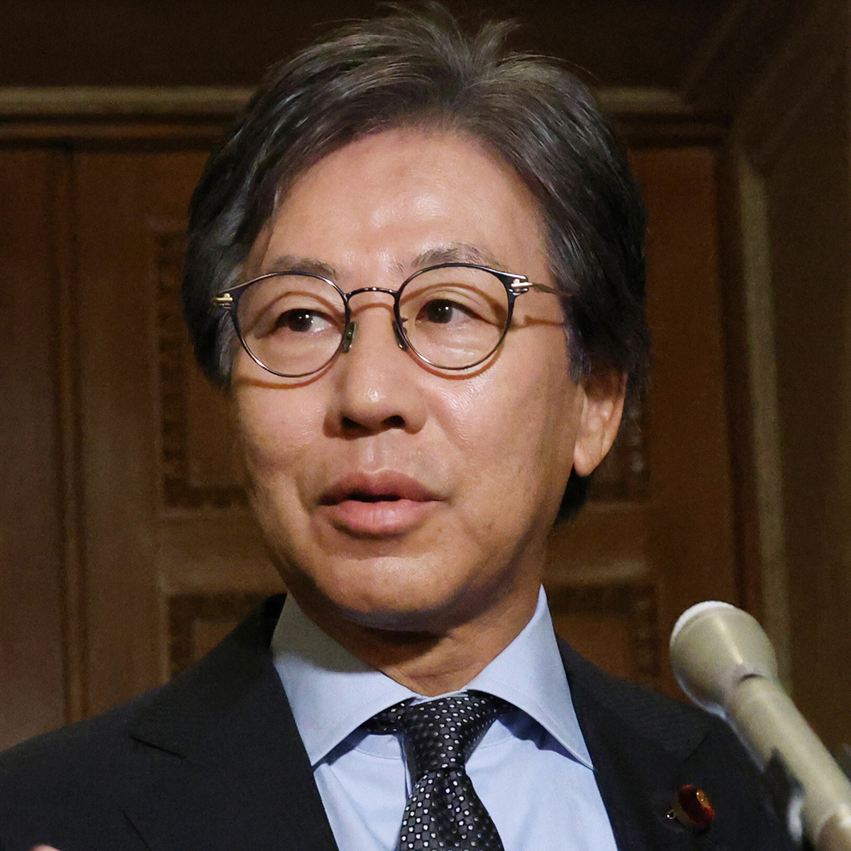 💥瞧瞧这架势!立宪党高官又开始“装”了!