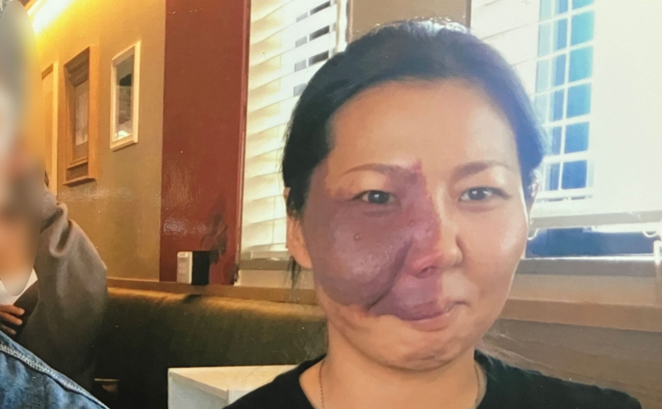 💔裙子被撕,逼吃沙子…她脸上淤青的残酷校园霸凌!