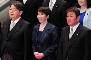 💥外交风云：高市早苗，硬碰硬还是曲线救国？ 封面