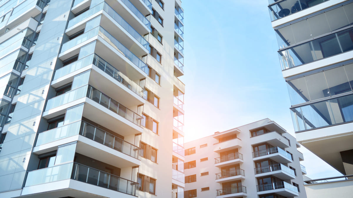 🏙️ 豪宅梦碎：高昂税费，景致背后的“金丝笼”！