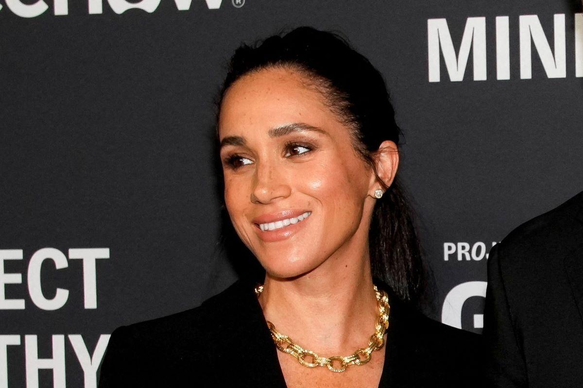 👑梅根妃视频惹争议！戴安娜王妃的秘密再浮现？