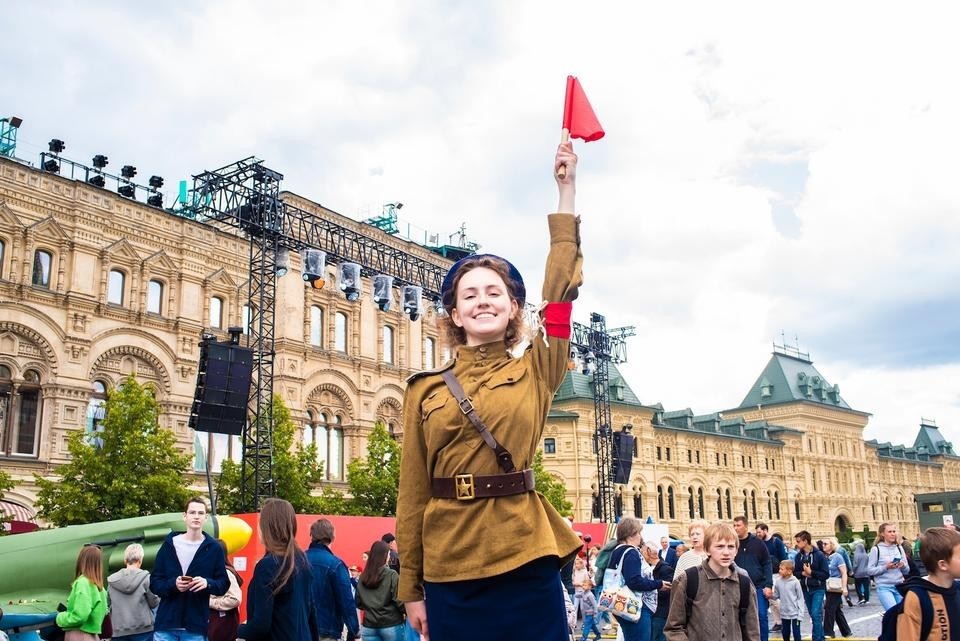 💥普京73岁：战争难结束，经济勉强撑！
