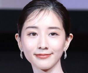 💥田中みな実：不吃肥肉？北海道扫货狂买3袋！ 封面