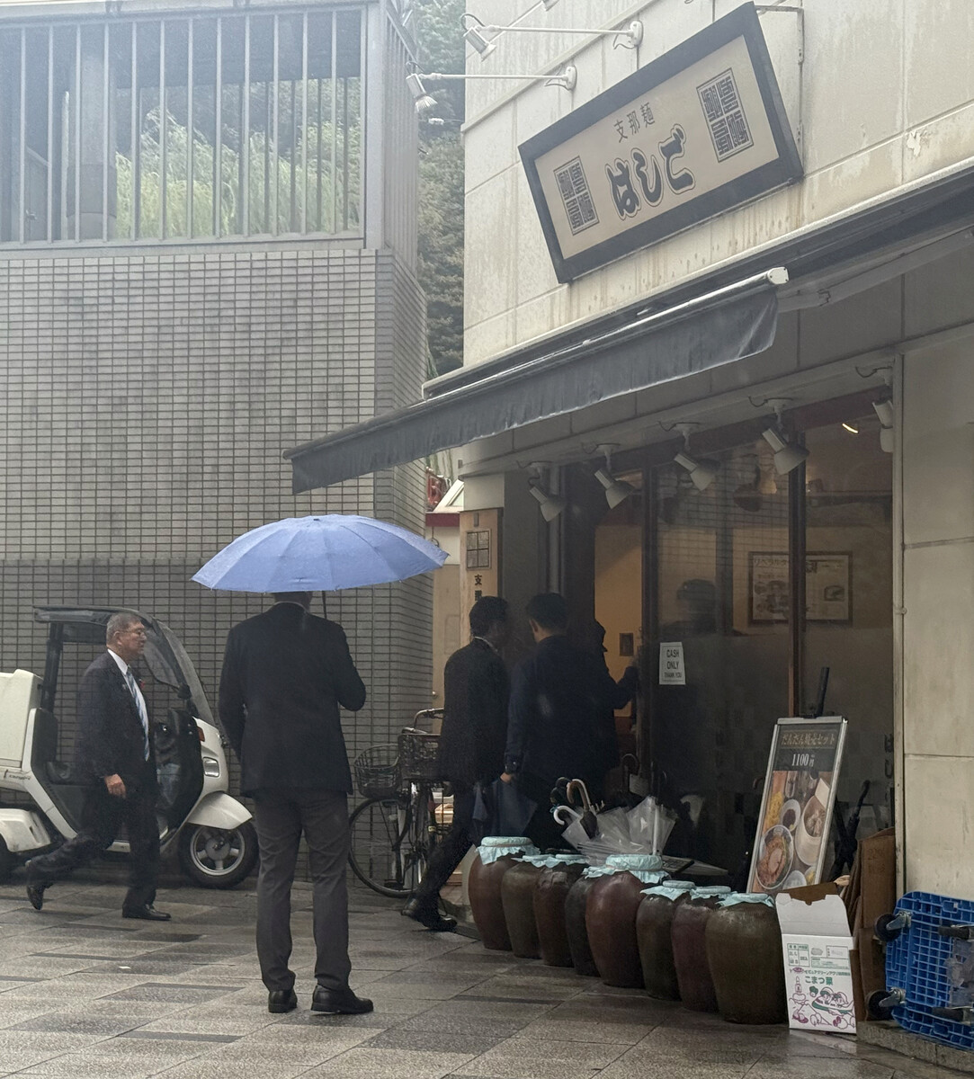 🍜 石破大爷：卸任前，终于吃上心心念念的拉面啦！