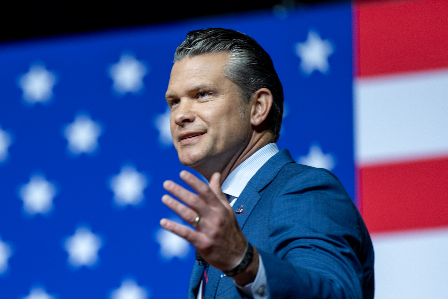 💥够了!胖将军时代结束!美国人赞同国防长的“真话”吗?