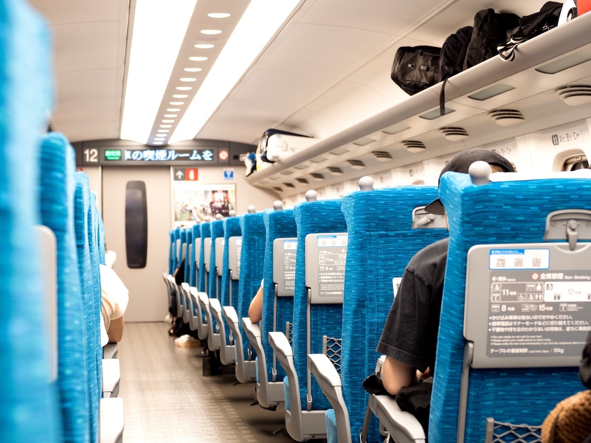 ☕️忍住！新干线上，一杯咖啡引发的“寂静”！