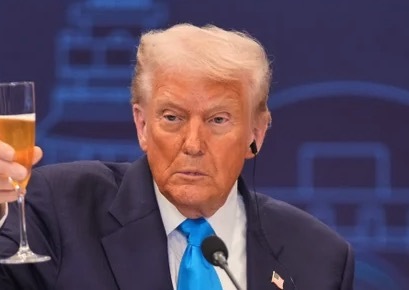 💥被特朗普“欺骗”的狂热粉丝：UFC选手彻底翻脸！