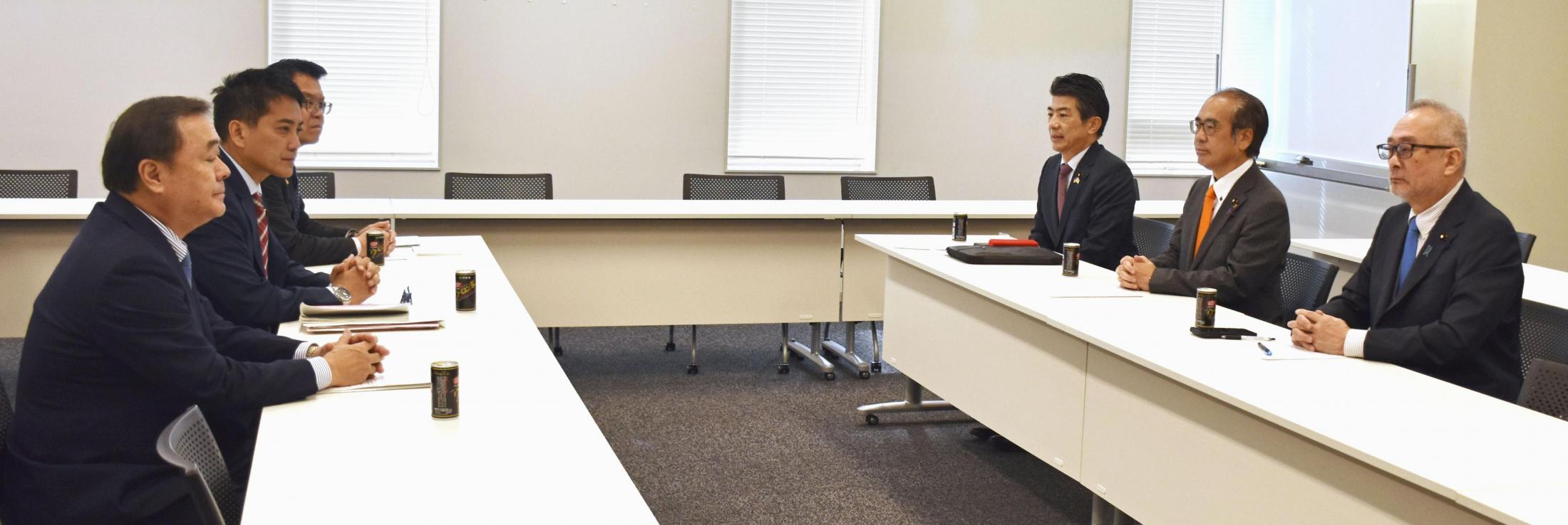 ⛽️ 油价要降？反对派喊话，自民党却说“不”！