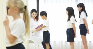 💥学校体检，不如直接取消吧！医生们怒了！ 封面