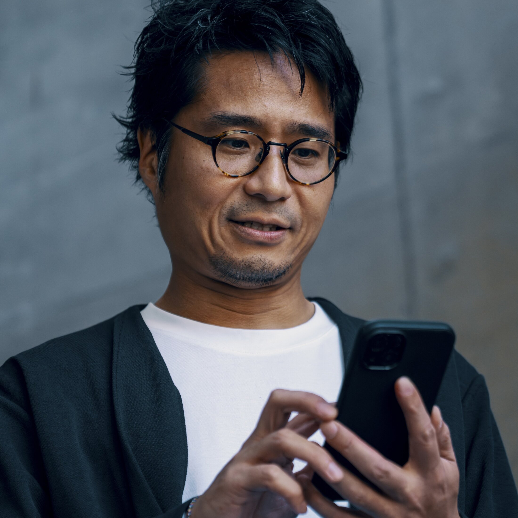 📱老爸手机藏秘密！婚外情被抓包，男人女人真不一样？