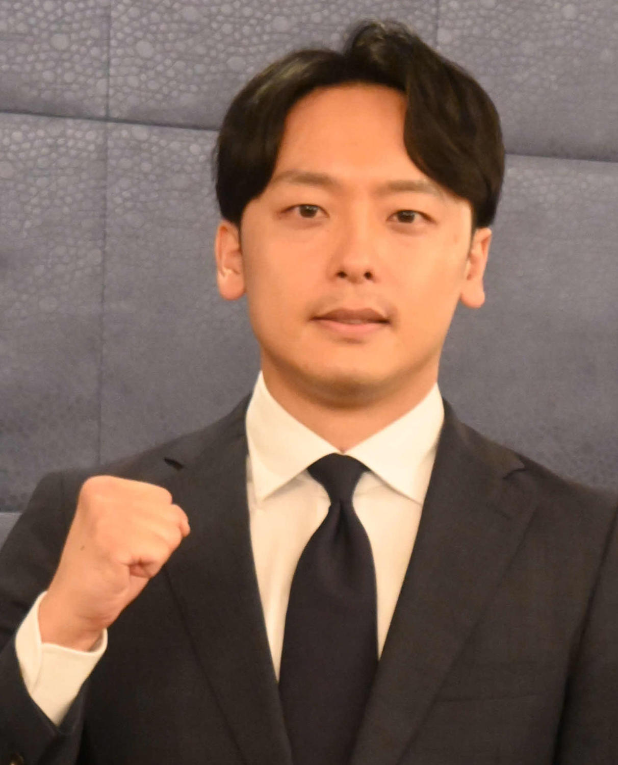 💥政客收钱,真让人恼火!不干了就滚!