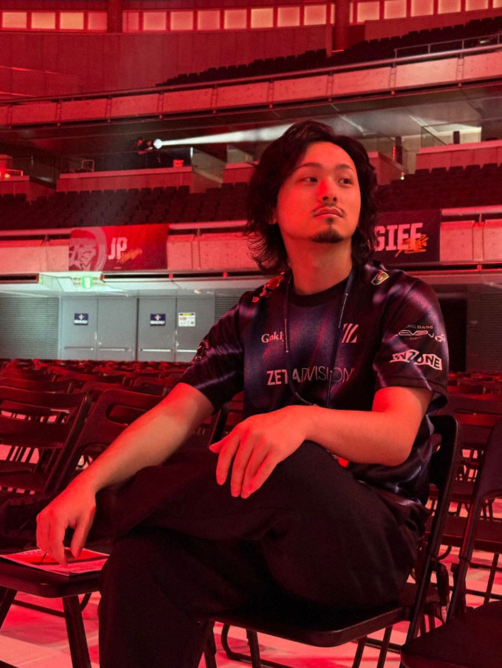 🎮电竞大神陨落！街霸6冠军“翔”突引退，病魔缠身！