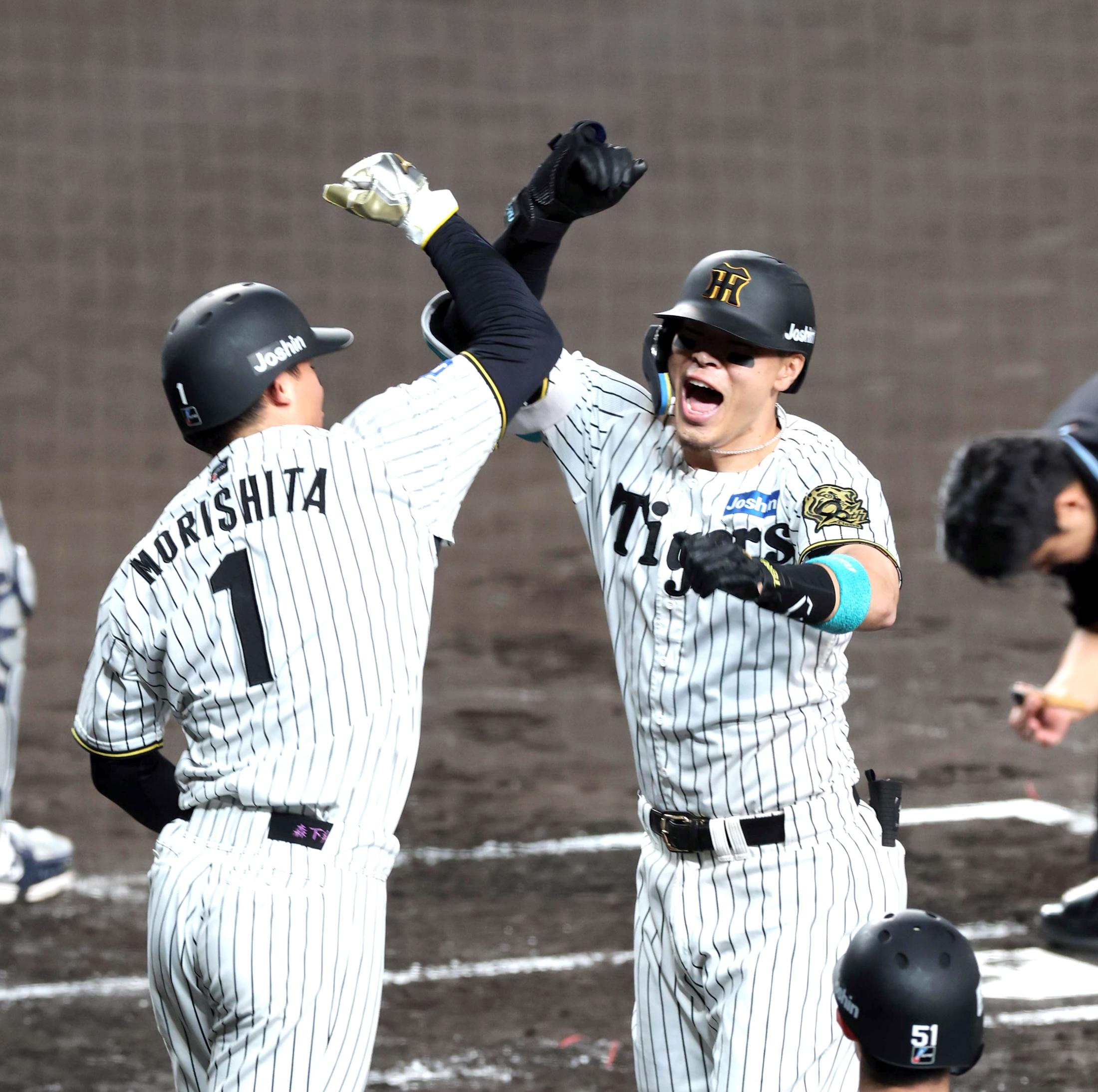 💥佐藤辉：绝地反击！一棒轰炸，瞬间逆转！