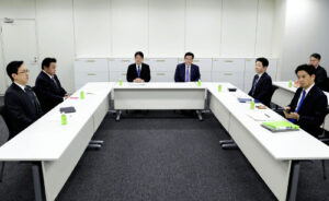 ⛽️油价僵局！补贴抹平？政府死守，野党不让！ 封面