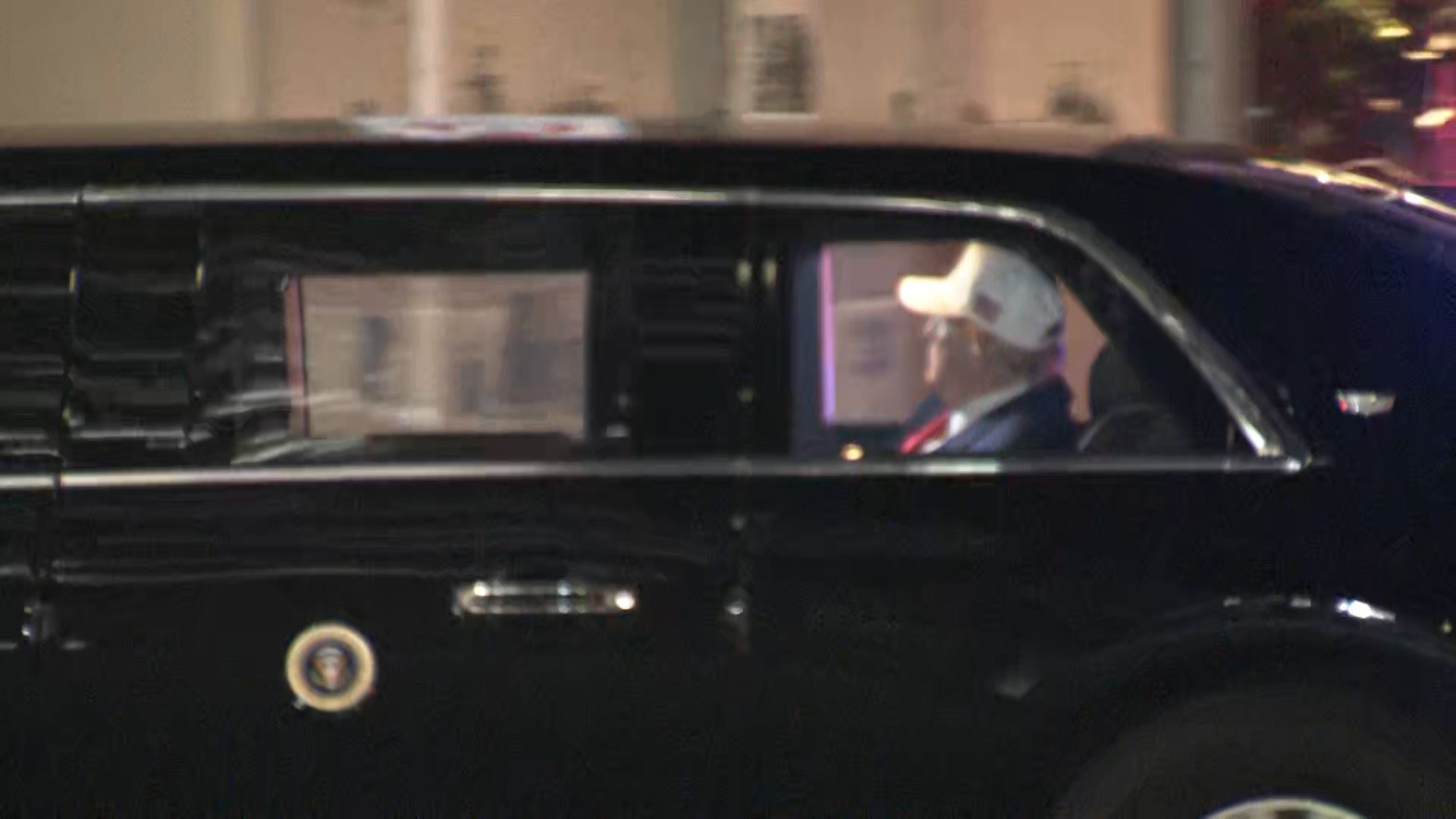 💥特朗普再见安倍！“空军一号”直降东京，背后有故事？