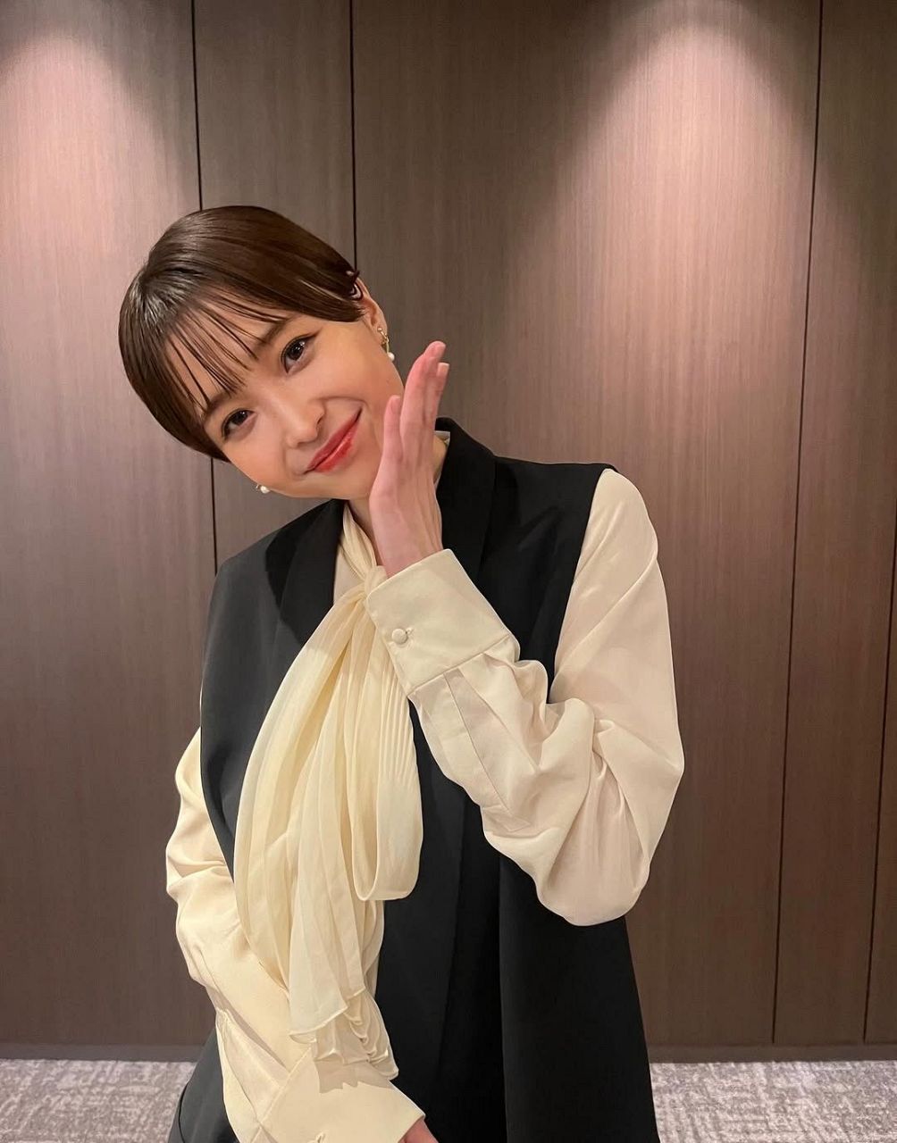 🔥前夫少妇：这腿！短到犯规，美到尖叫！