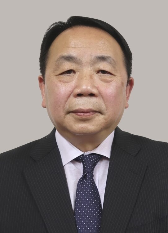 🇯🇵💥“中国脸”参议员参拜靖国神社！