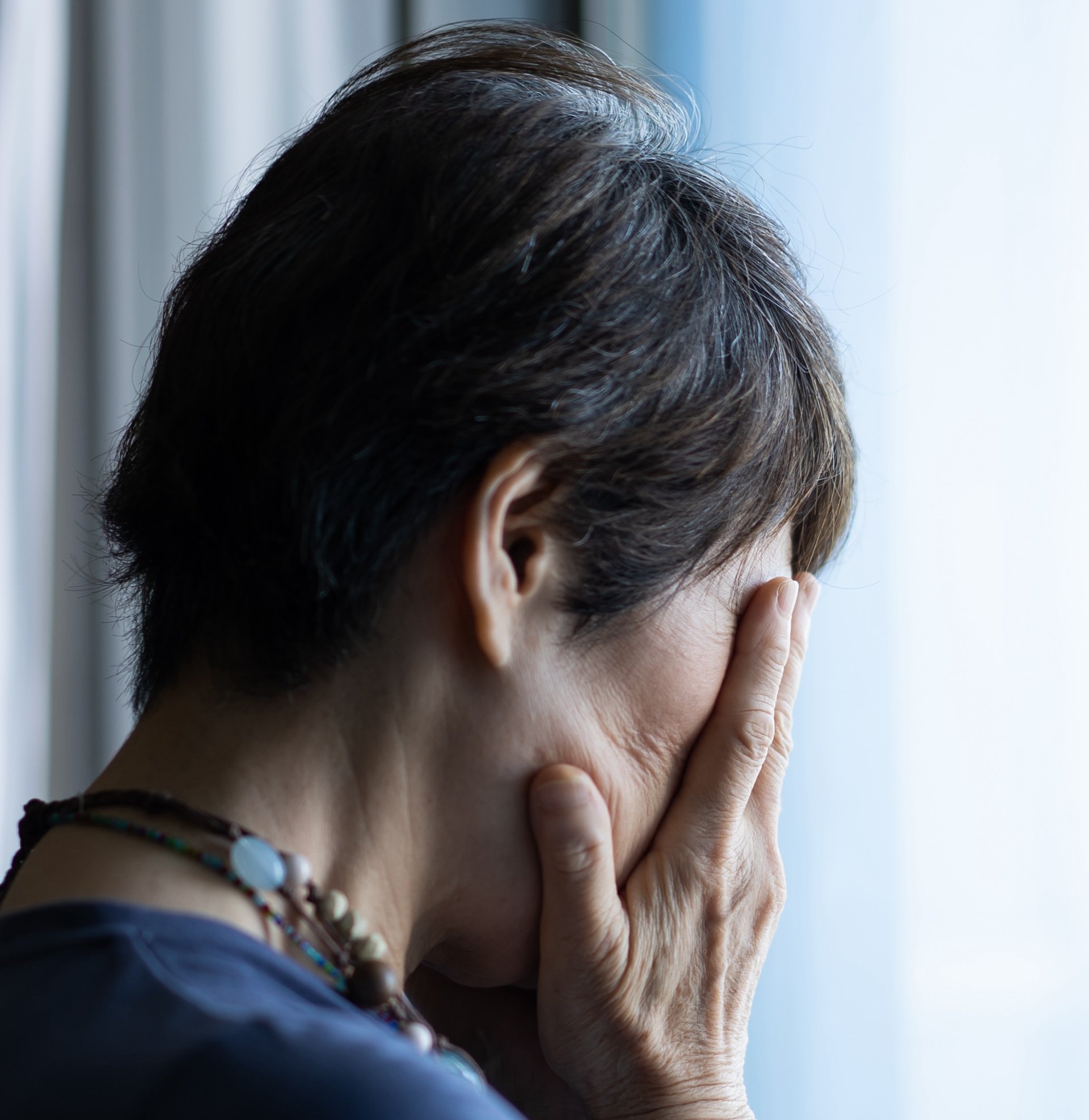 💔 81岁老人的崩溃：儿子终日宅家，女儿又回娘家…